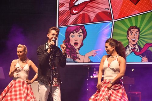 Domján Ákos és a Jampi Angyalok tánckar